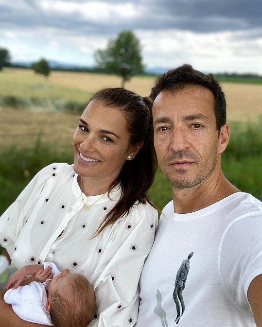 Alena Šeredová se svým snoubencem Alessandrem Nasim