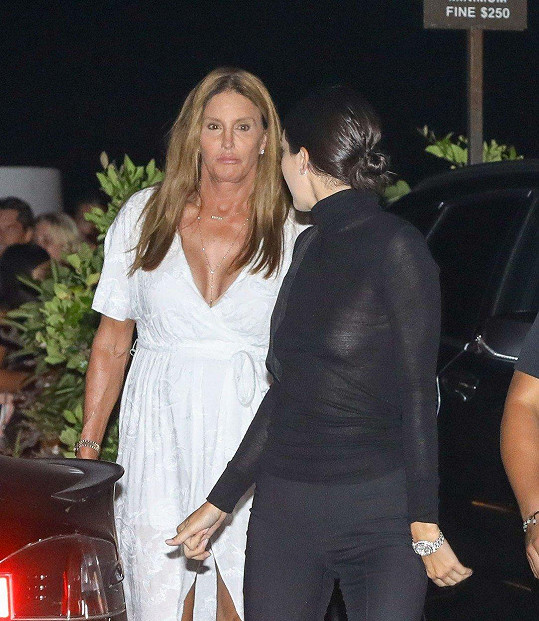 Caitlyn s dcerou Kendall Jenner zašly na večeři.