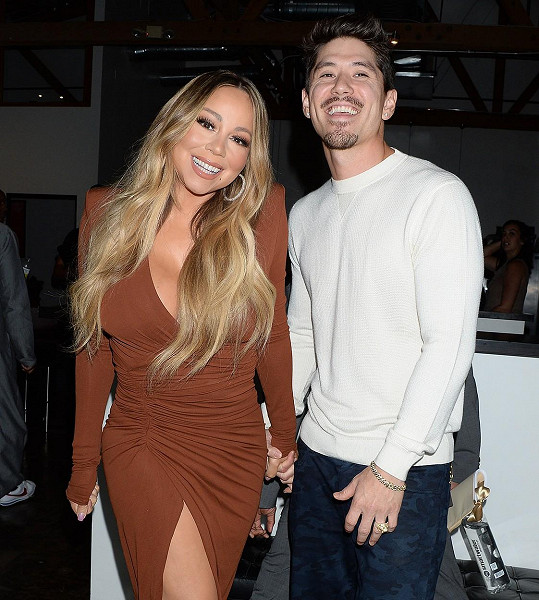 Mariah Carey je šťastná po boku mladšího přítele Bryana Tanaky (36).