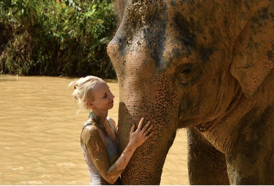 Největším zážitkem pro ni bylo blízké setkání se slony.
