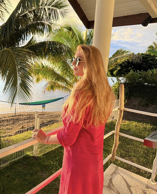 Martina Formanová je na dovolené na Tahiti.