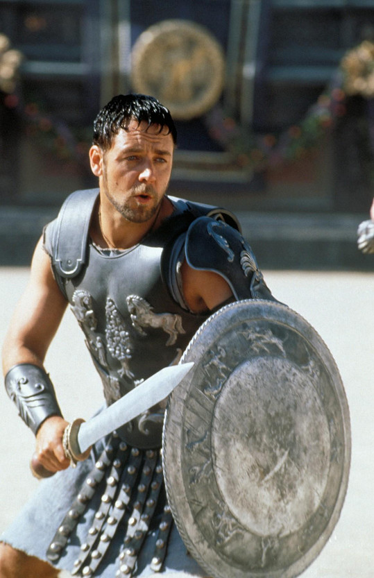 Russellu Croweovi se to ale vyplatilo, za výkon v Gladiátorovi dostal Oscara. 