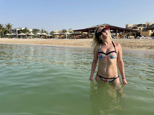 Karolína Hošek odletěla na dovolenou do Emirátů.