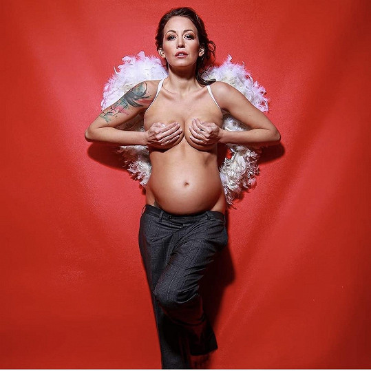 Agáta nafotila těhotenské snímky.