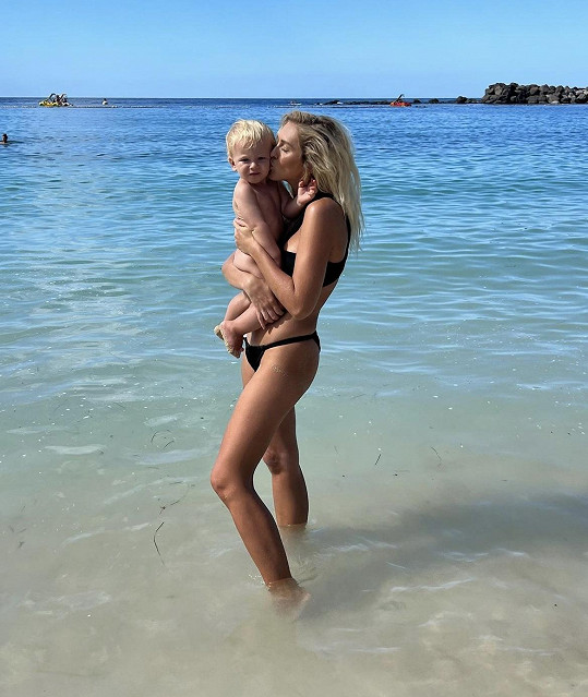 Zorka Hejdová si i se synem užívá na Kanárských ostrovech. 