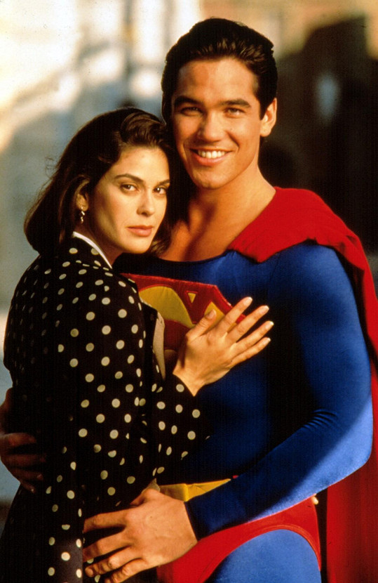 První vážný vztah herečka prožila s představitelem Supermana Deanem Cainem. Ten je na snímku s herečkou Teri Hatcher. 