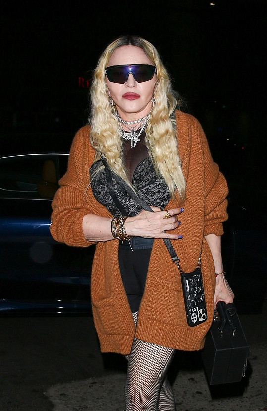 Madonna vyrazila na večeři v Los Angeles. 