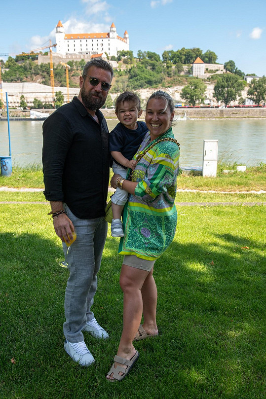 Dominika Cibulková s manželem Michalem a synem Jakubem
