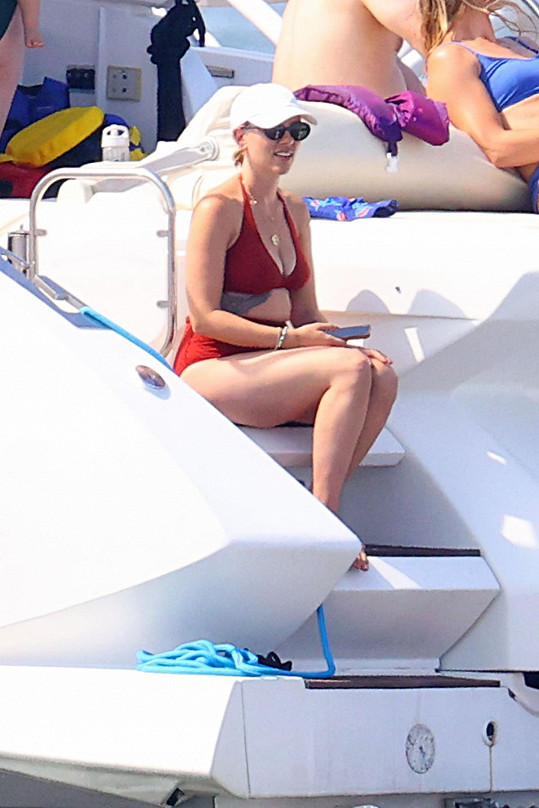 Scarlett Johansson si užívala v letovisku The Hamptons.