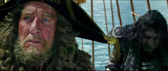 Geoffrey Rush jako kapitán Barbossa ve filmu Piráti z Karibiku: Salazarova pomsta