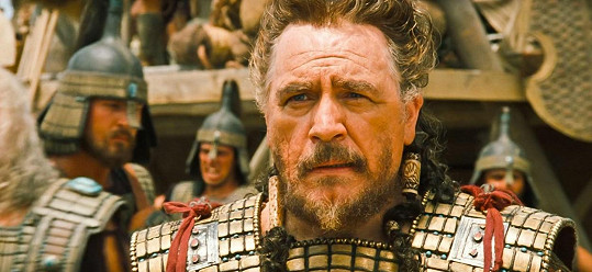 Brian Cox si zahrál krále Agamemnóna.