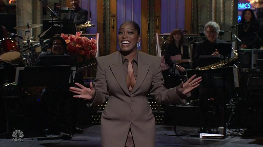 Šlo o hereččin moderátorský debut v pořadu Saturday Night Live.