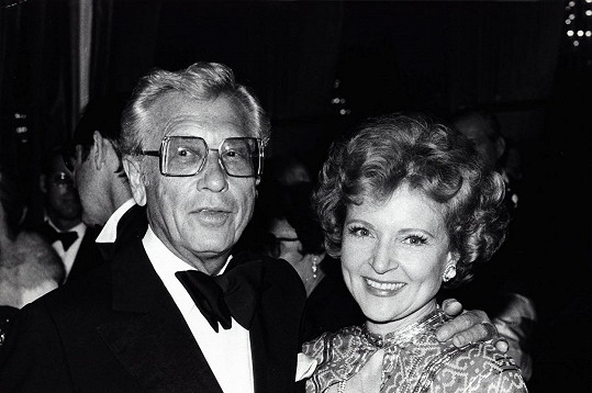 Za třetího manžela Allena Luddena byla vdaná v letech 1963-1981. 