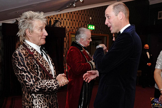 Princ William se na akci potkal i se zpěvákem Rodem Stewartem.