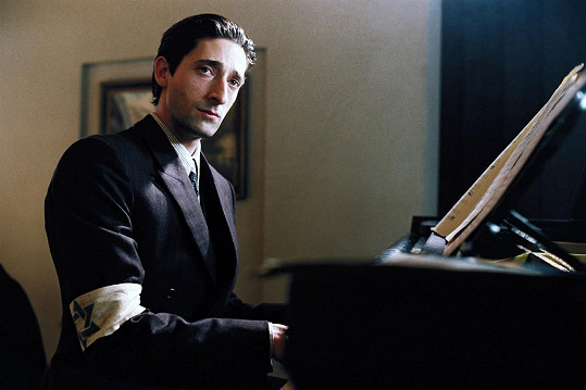 Adrien Brody se na roli v Pianistovi připravoval až moc pečlivě. 