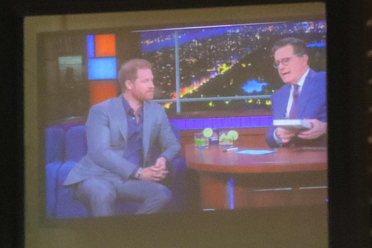 Harry byl v pondělí hostem pořadu The Late Show se Stephenem Colbertem.