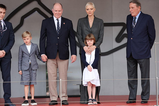 S manželem Albertem a dětmi Jacquesem a Gabriellou (oba 7), v sobotu dorazila na závody Formule E.