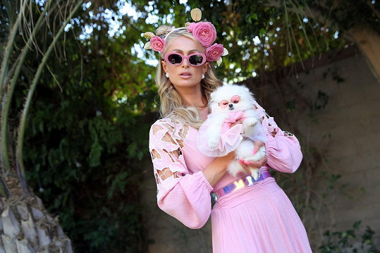 Paris Hilton už dávno není jen růžovou Barbie. 