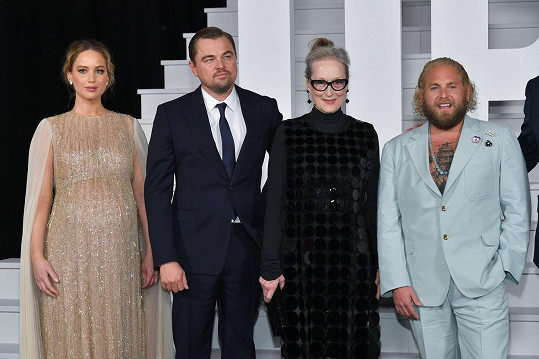Zleva: Jennifer Lawrence, Leonardo DiCaprio, Meryl Streep a Jonah Hill na premiéře K zemi hleď!