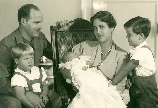 Princezna Cecílie s manželem a dětmi