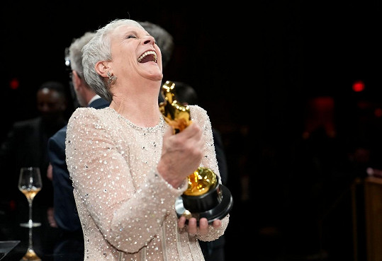 Jamie Lee Curtis se radovala ze svého prvního Oscara.