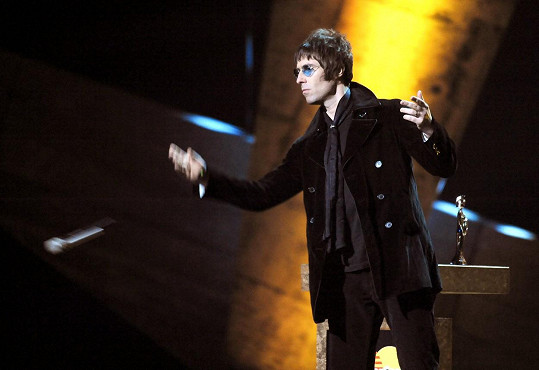 Liam Gallagher neprojevil při ocenění v roce 2010 žádný vděk. 
