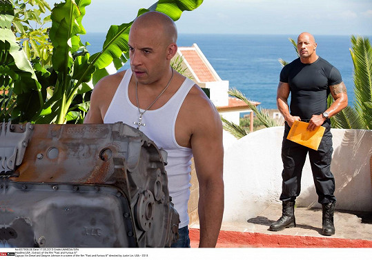 Vin Diesel (vlevo) je stálicí filmové franšízy. Dwayne Johnson se kvůli sporům ve filmu neobjeví.