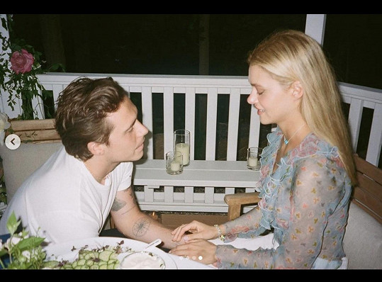 Brooklyn Beckham a Nicola Peltz se zasnoubili v červenci. 