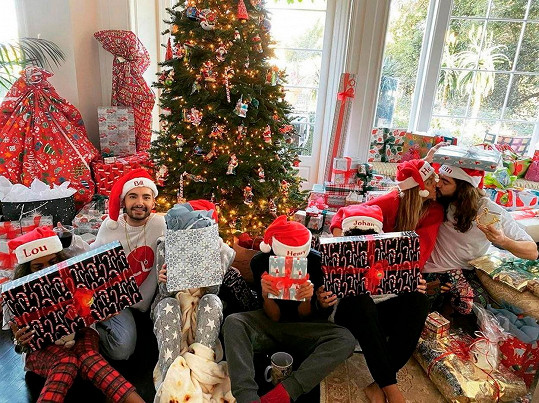 Heidi Klum a její rodina zasypaná dárky