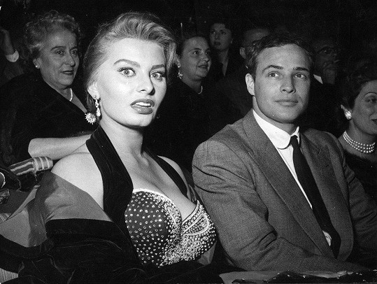 Sophia Loren a Marlon Brando 