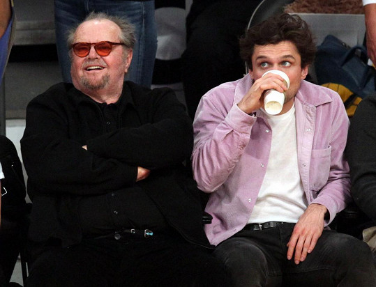 Jack Nicholson se naposledy objevil na veřejnosti v lednu. Se synem Rayem zašel na zápas Lakers. 