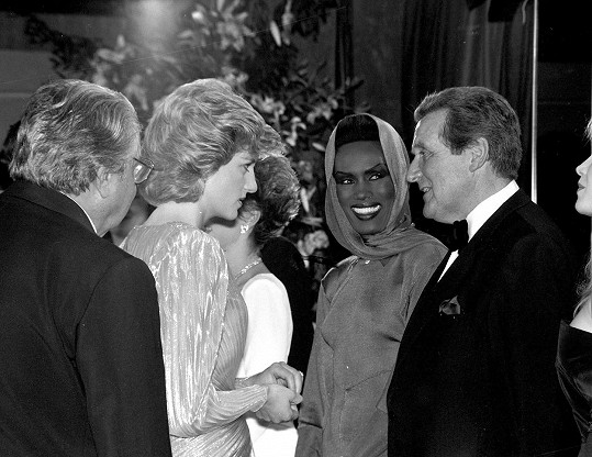 Během setkání s princeznou Dianou v roce 1985