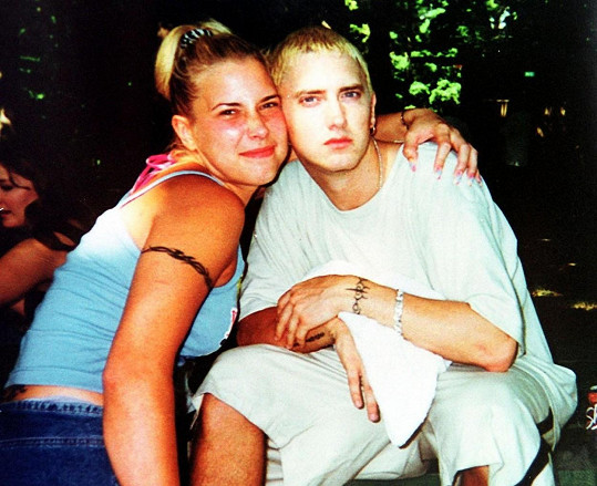 Kim Scott a Eminem na archivním snímku