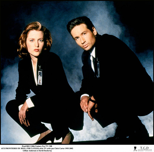 Gillian Anderson a David Duchovny jako agenti Scullyová a Mulder v seriálu Akta X