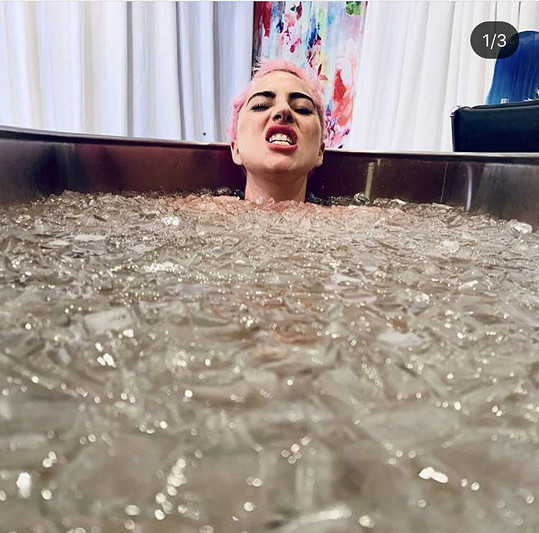 Lady Gaga se po koncertě nejdřív naloží do ledu.