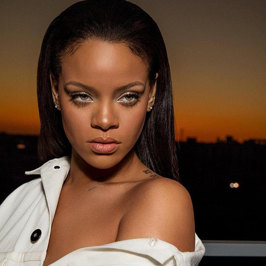 Zpěvačka Rihanna truchlí pro svého bratrance (✝21), kterého zastřelili na Barbadosu.
