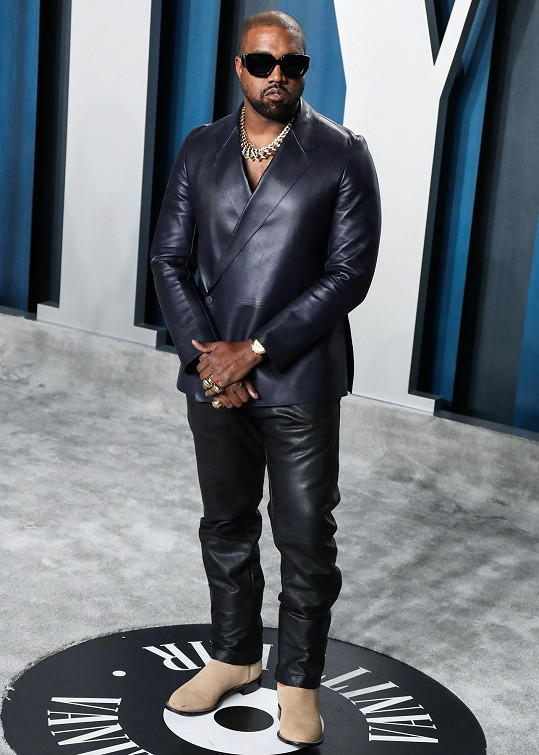 Kanye West v červenci 2013 napadl reportéra. 