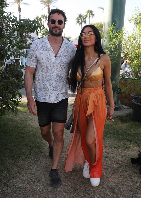 Nicole s partnerem Thomem Evansem na letošním hudebním festivalu Coachella