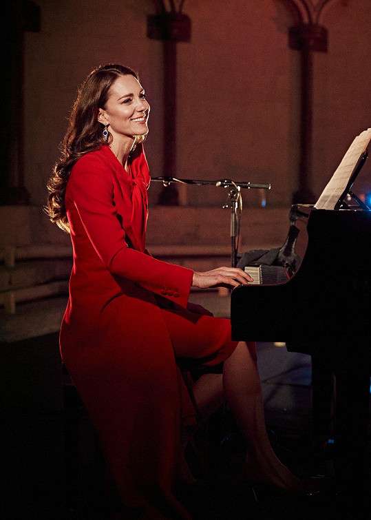 Vévodkyně Kate hraje na klavír od dětství. 