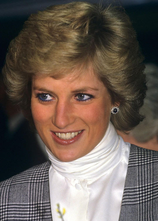 Princezna Diana dostala safírové šperky jako svatební dar. 