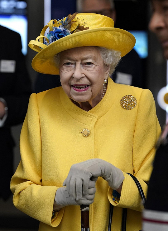 Královna na snímku z května