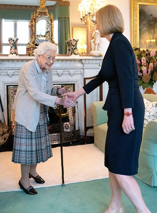 Pouhé dva dny před úmrtím přijala královna ve svém sídle v Balmoralu Liz Truss a jmenovala ji premiérkou. 