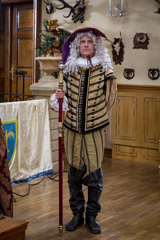 Jaromír Nosek v roli královského ceremoniáře Herolda