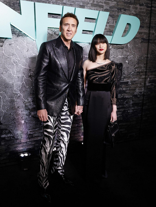 Nicolas Cage se svou manželkou na premiéře snímku Renfield.