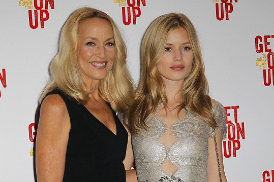 S dcerou Georgií May Jagger, která je rovněž úspěšnou modelkou.