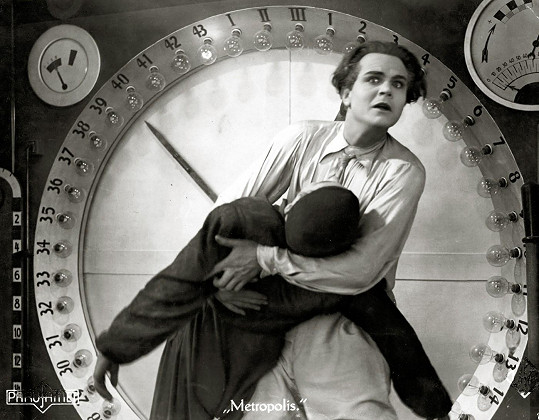 Gustav Fröhlich ve slavném němém filmu Metropolis (1927) 