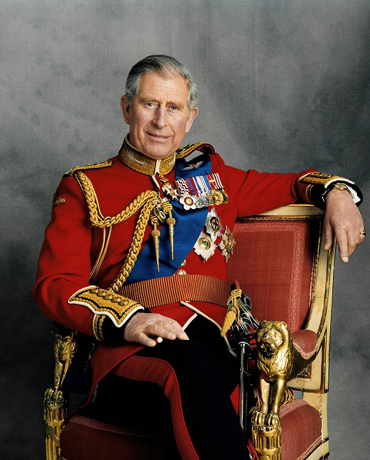 Karel III. na oficiálním snímku k příležitosti jeho 60. narozenin v roce 2008.