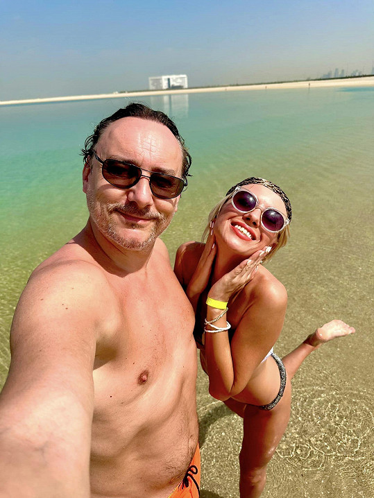 Začátek března si s přítelkyní Helenou užíval sluníčka v Dubaji.