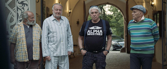 Nová komedie přinese příběhy penzistů, kteří si během výletu plní tajná přání. Ztvární je: Luděk Sobota, Jiří Krampol, Rudolf Hrušínský nebo Jan Přeučil.