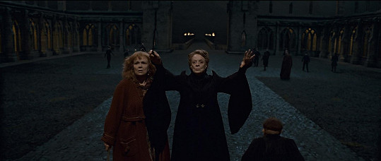 Dabing ve filmech o Harrym Potterovi herečka brala jako běžnou práci. Až po čase jí došlo, jaká bomba to je. Na snímku Julie Walters a Maggie Smith.